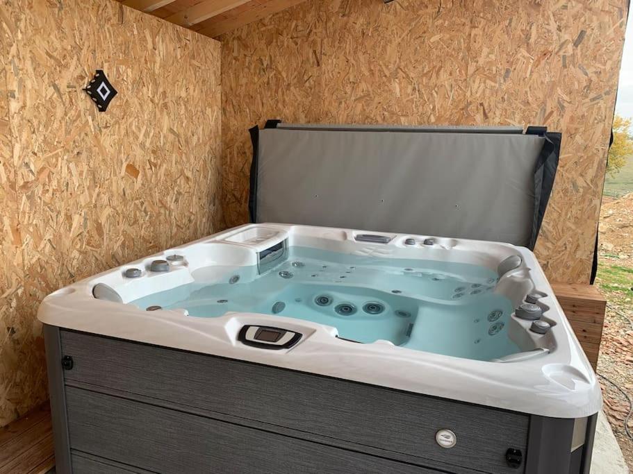 Gite A La Ferme Avec Jacuzzi Et Piscine Chauffee Saint-Felix-de-Tournegat Luaran gambar