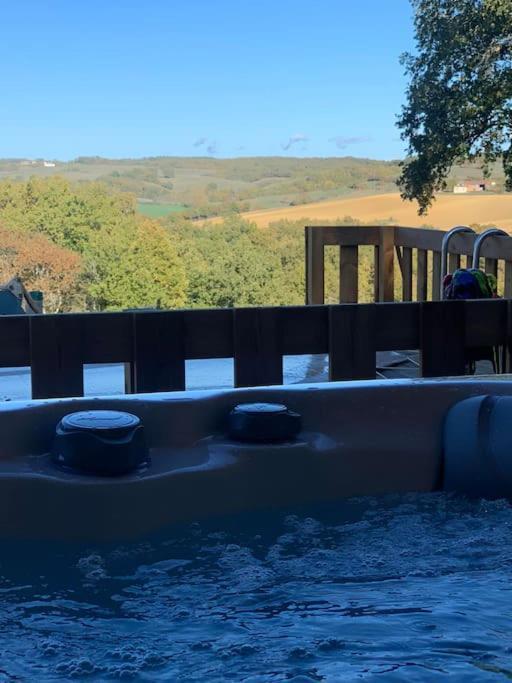 Gite A La Ferme Avec Jacuzzi Et Piscine Chauffee Saint-Felix-de-Tournegat Luaran gambar